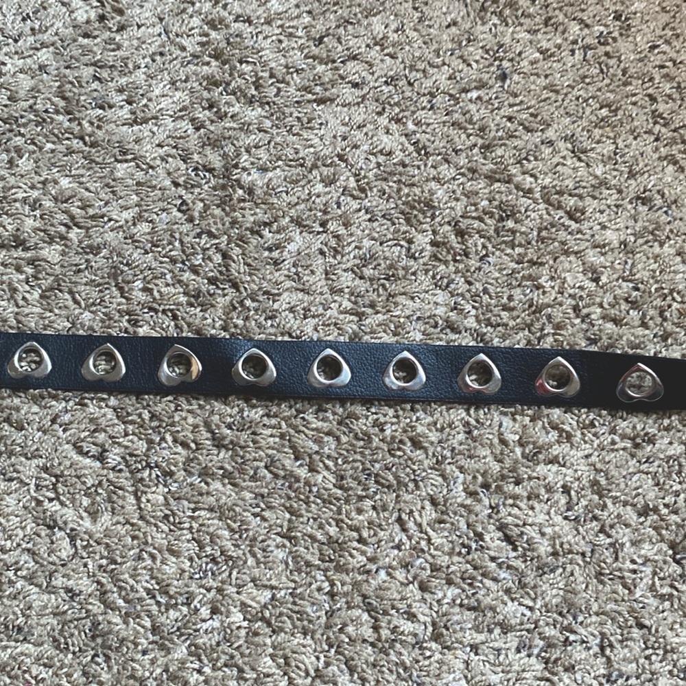 Black- H&M Divided Belt - w/ hearts